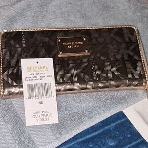 🧡Brand NEW Michael Kors Jet Set Rose Gold Continental Wallet🧡
